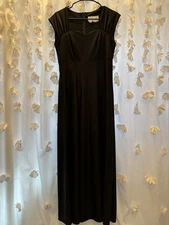 Women's Long Black (Choir)  Dress Size 4 Retro Vintage Grannycore