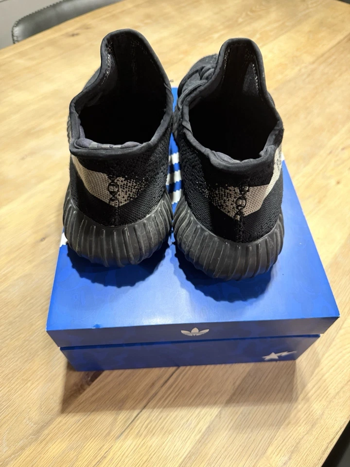 Talla 11.5 - Adidas Yeezy Boost 350 V2 Low Oreo Foto 4 de 4