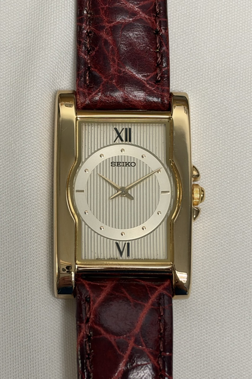 SEIKO SXNP48P1 ,23mm,Ladies quartz,Metal case,Hardlex Crystal,WR