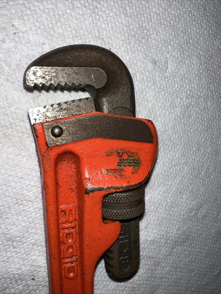 Vintage RIDGID 8 Inch Heavy Duty Pipe Wrench The Ridge Tool Co. Elyria Ohio USA - Image 2 of 4