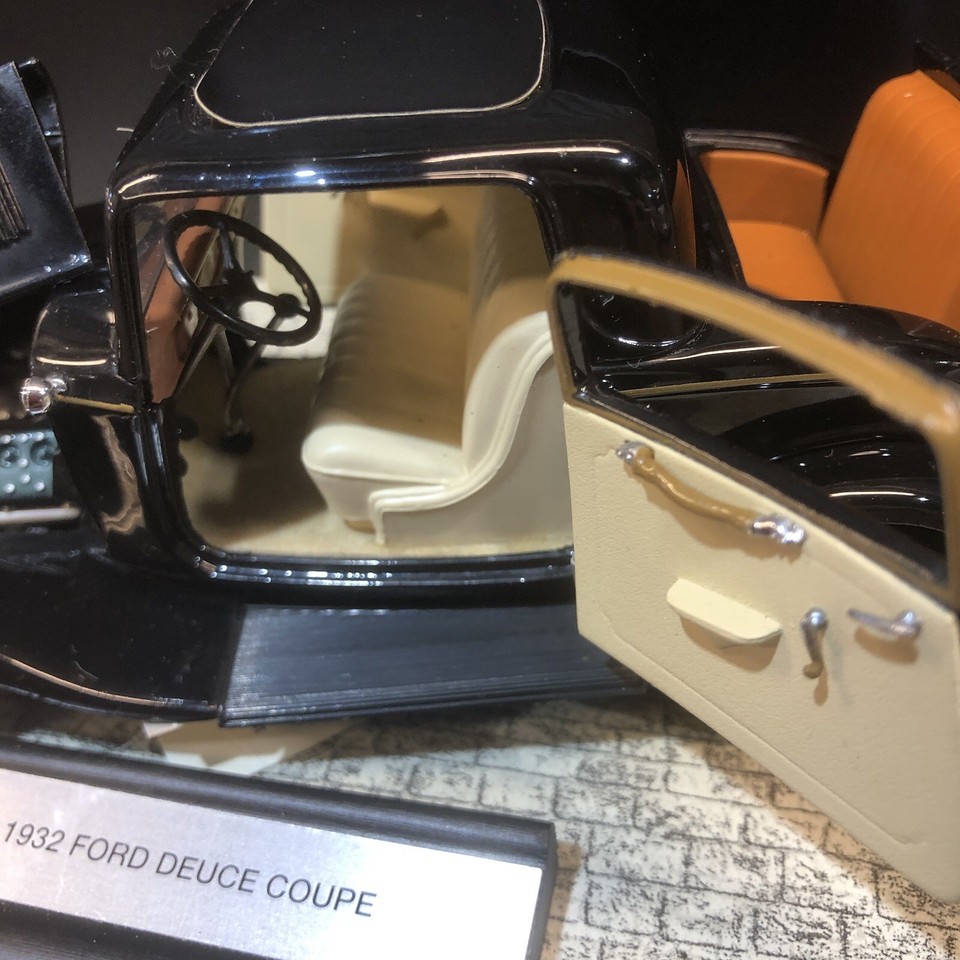 AMERICAN GRAFFITI: A Franklin Mint 1:24 scale 1932 Ford Deuce Coupe