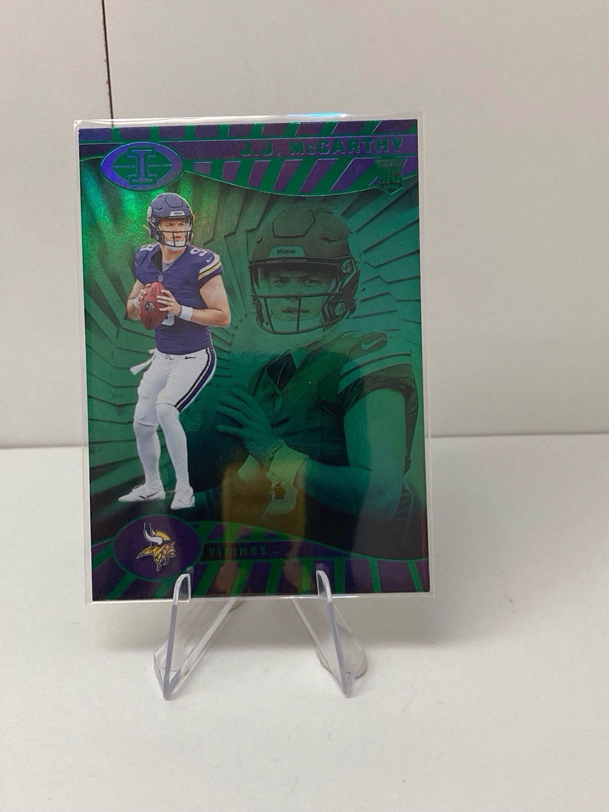 2024 Panini Illusions - J.J. McCarthy #100 Trophy Collection Emerald (RC)