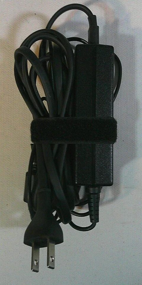 OEM Toshiba Satellite L75D-A Series 17.3" AC Power Adapter PA3714U-1ACA - Image 2 of 3