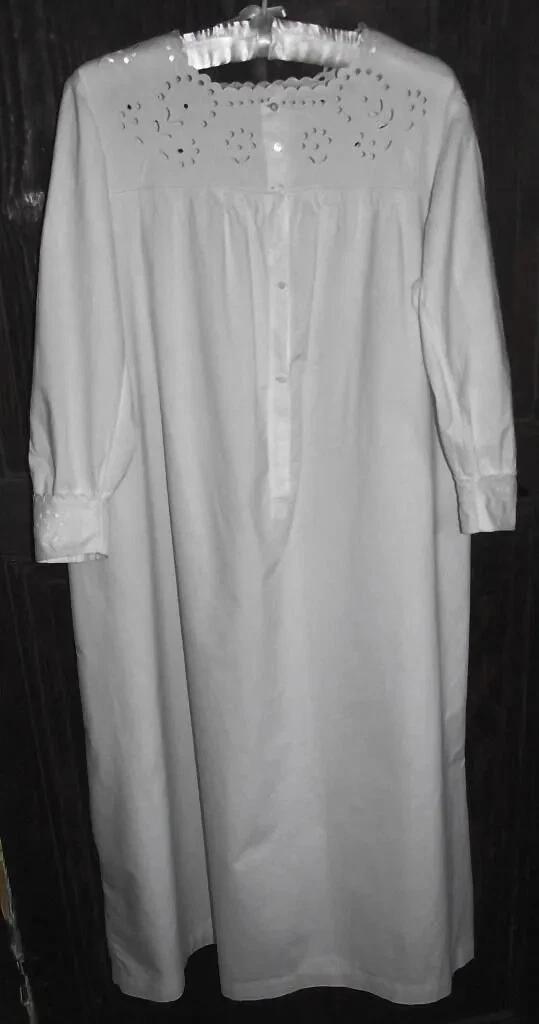 Chemise de nuit ancienne poque 1900 en batiste blanc cousue et brod e main