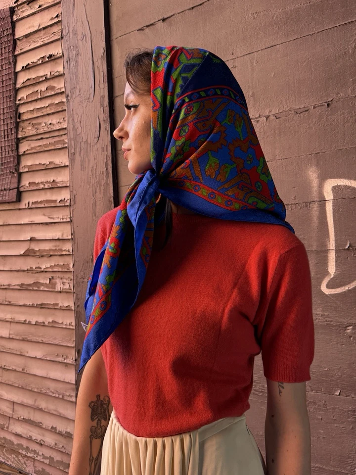 Bufanda vintage con estampado de seda YSL color primario-Yves Saint Laurent-rojo-azul-verde- Foto 4 de 4