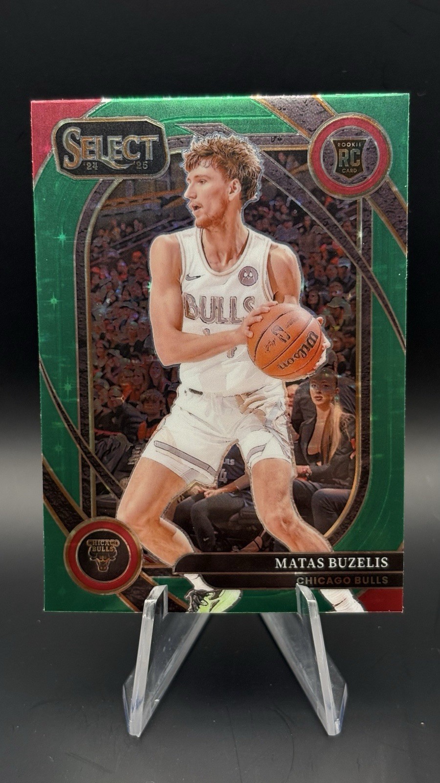 2024-25 Panini Select - Courtside Matas Buzelis #70 Green Stars Prizm (RC) Bulls