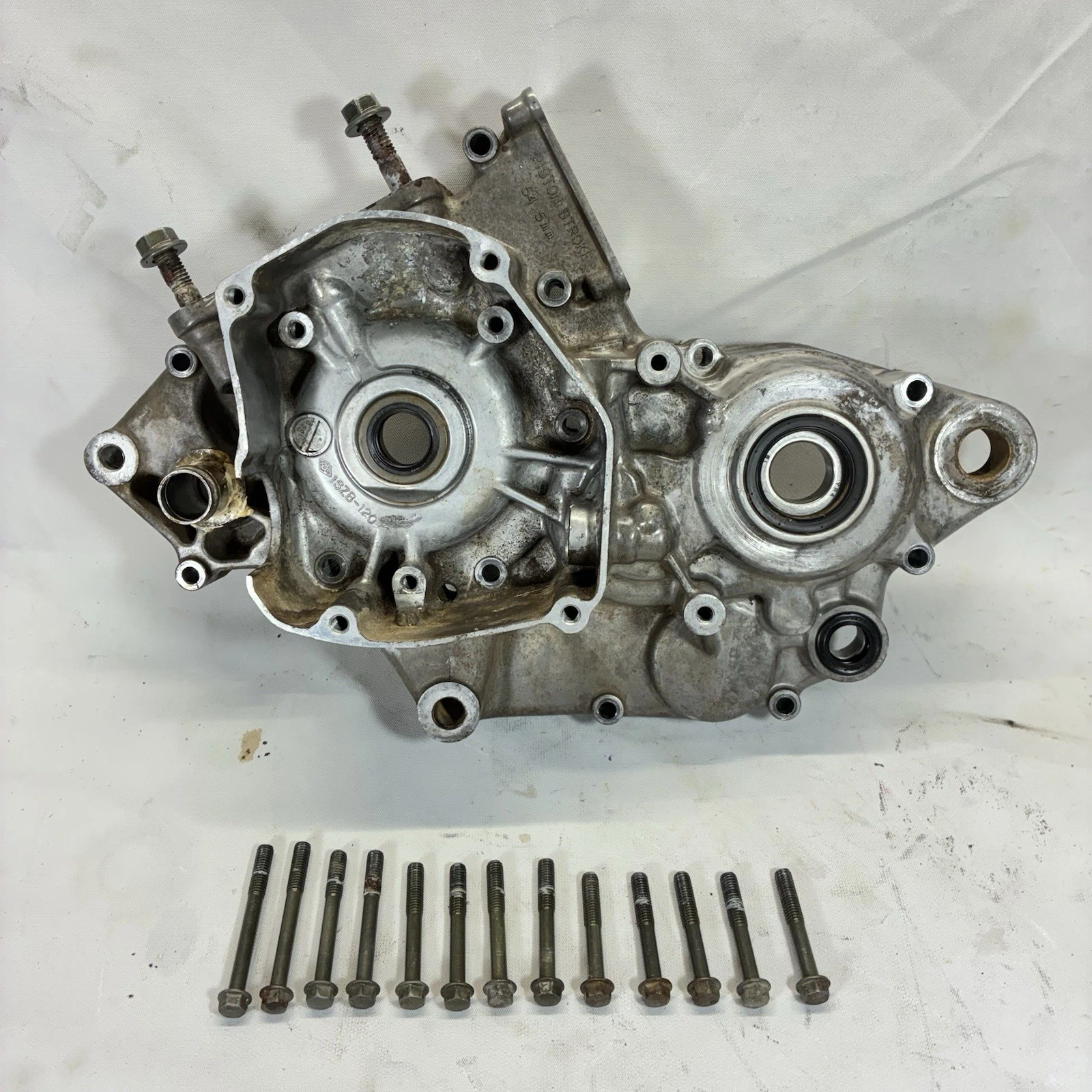 98-00 1999 RM125 RM 125 OEM Crankcase Set Crankcases Bottom Left Case