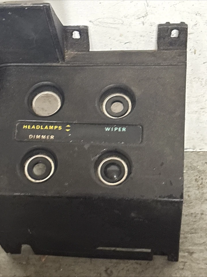 CUERPO ELÉCTRICO 1970-1974 PANEL DE INTERRUPTORES NO RALLEY Mopar Dodge Challenger Cuda Original Foto 4 de 4