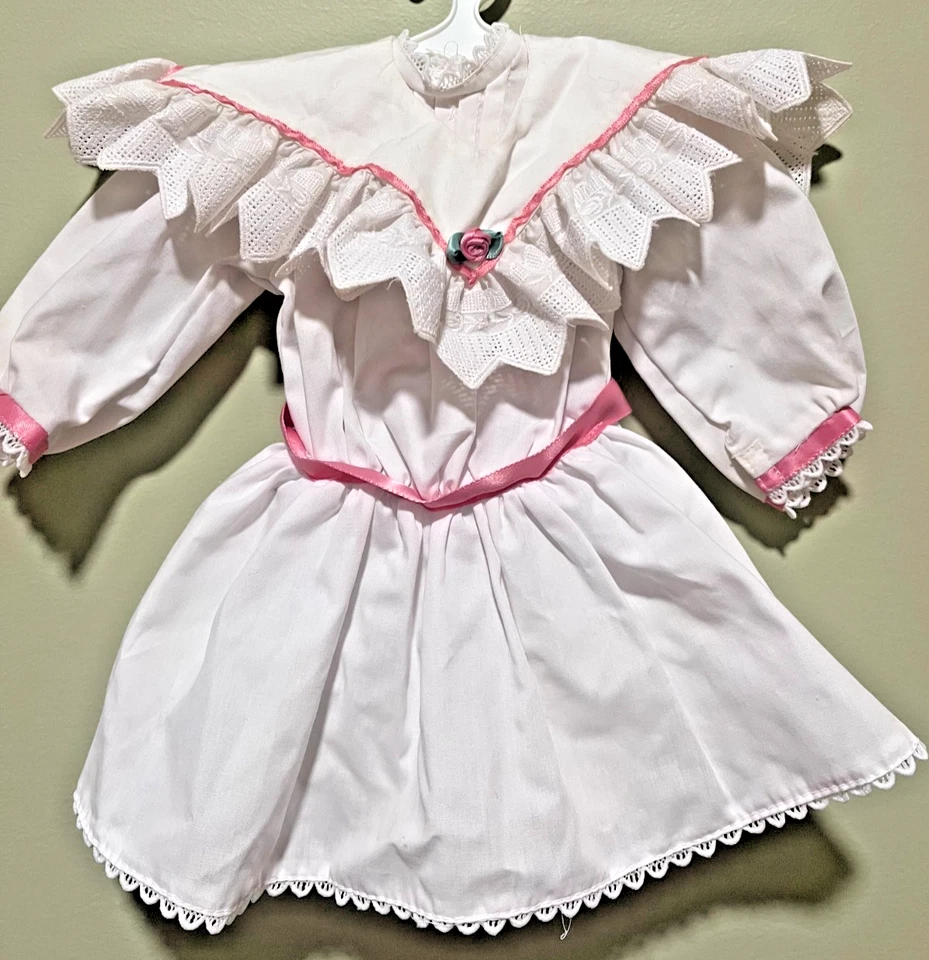 American Girl Pleasant Company 1992 Samantha Tea Dress Bertha Collar & Shoes - Image 2 of 4