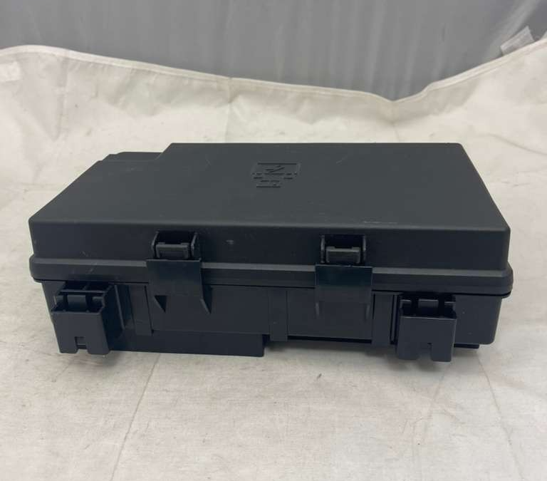 OEM 18-21 For Jeep Grand Cherokee FUSE BOX 68425203AB | eBay