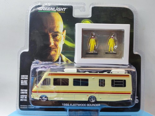 Greenlight 1:64 1986 Fleetwood Bou Car with 2 Figures Collectible Car