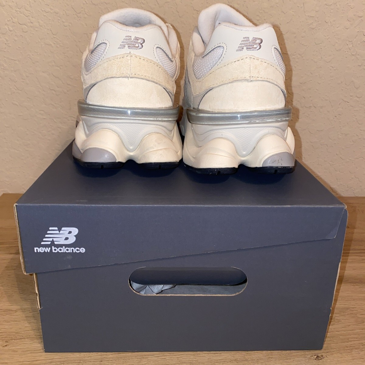 New Balance 9060 'Beige White' U9060WNB Men's Size 8.5 MINT New Balance 9060 'Beige White' U9060WNB Men's Size 8.5 MINT