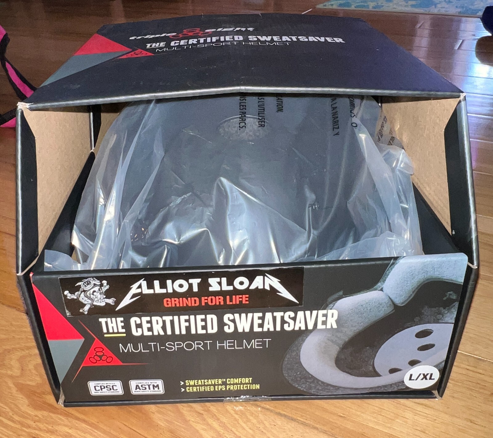 Triple Eight Certified Sweatsaver Helmet Skateboarding Skating Elliot Sloan L/XL