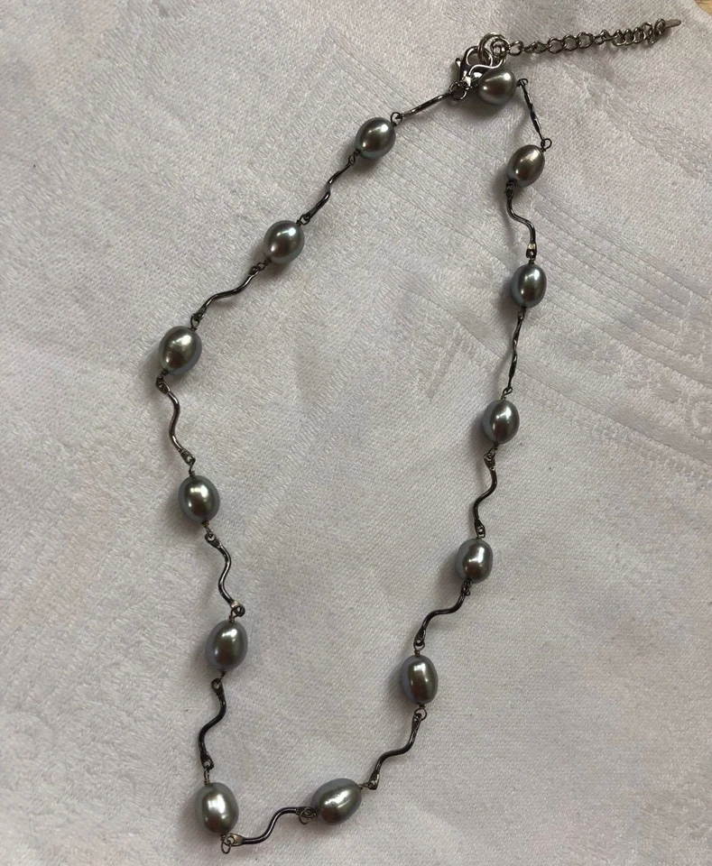 Colar Erwin Pearl 16" com pérolas de vidro cinza - Imagem 3 de 3