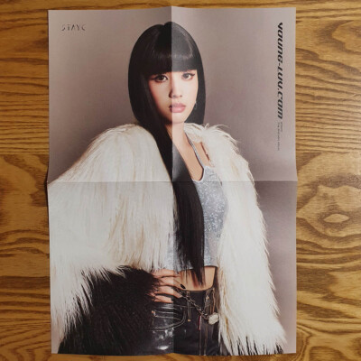 STAYC – 2nd Mini Album (LUV Version) – Inkl. Poster, Fotokarte & Mehr