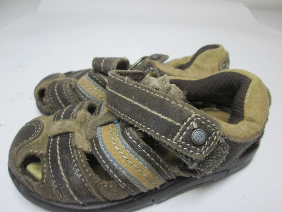 Sandalias planas Stride Rite bebé talla 6 marrón cierre de gancho y bucle logotipo cómodo Foto 3 de 4