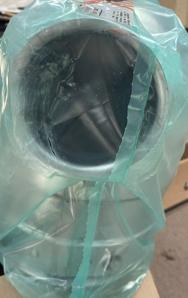 Volvo Def Muffler Part#21788785 - Image 2 of 4