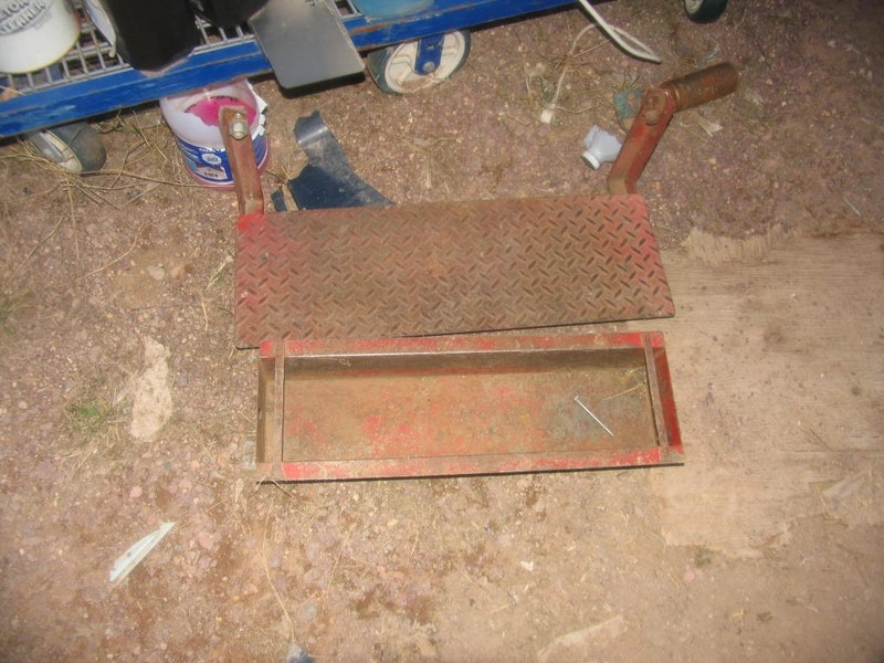 International IH Farmall Tractor Tool Box Step 806 856 1206 1256 1066 1086 1456