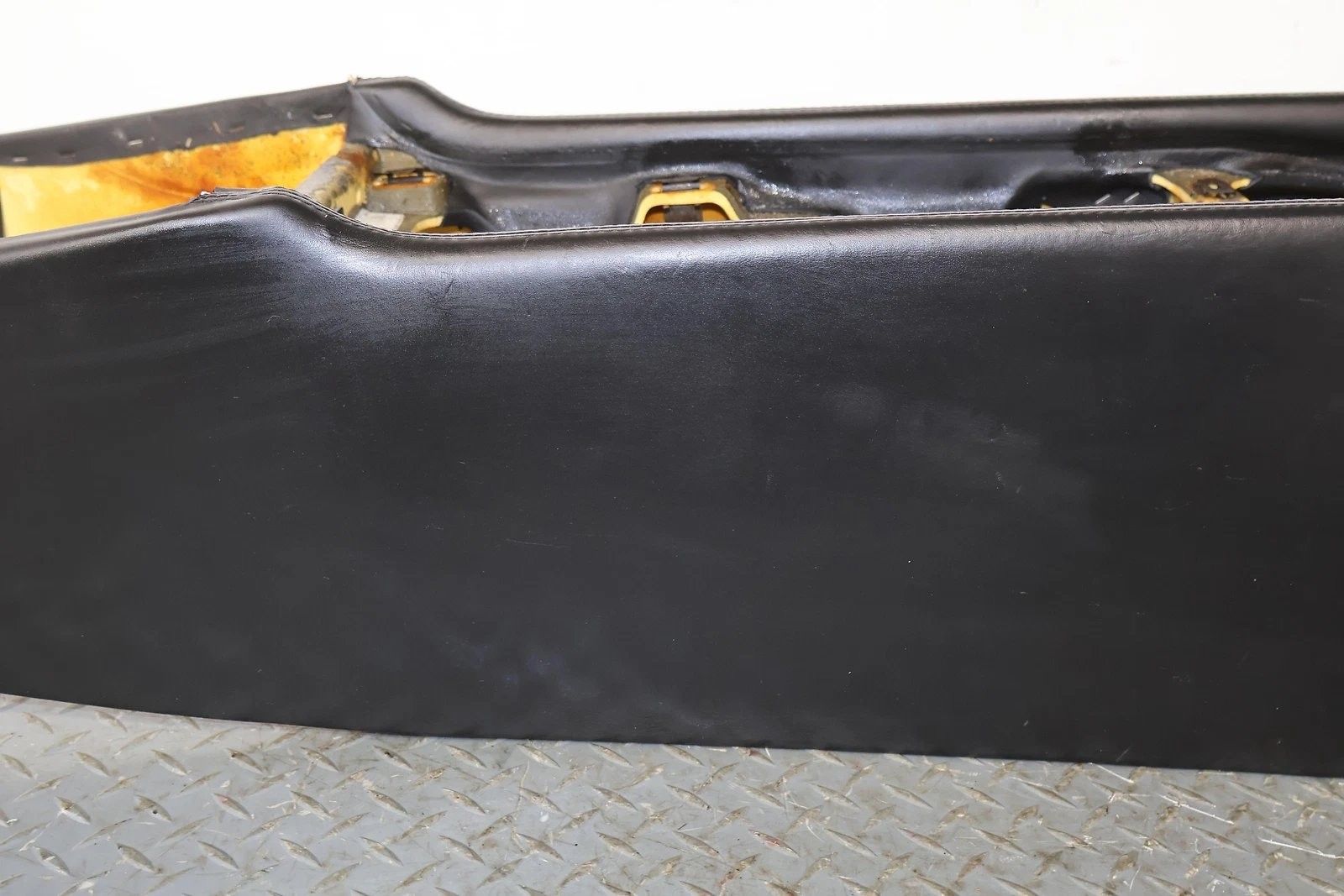 06-12 Bentley Flying Spur Front Leather Center Floor Console BARE (Black) Notes