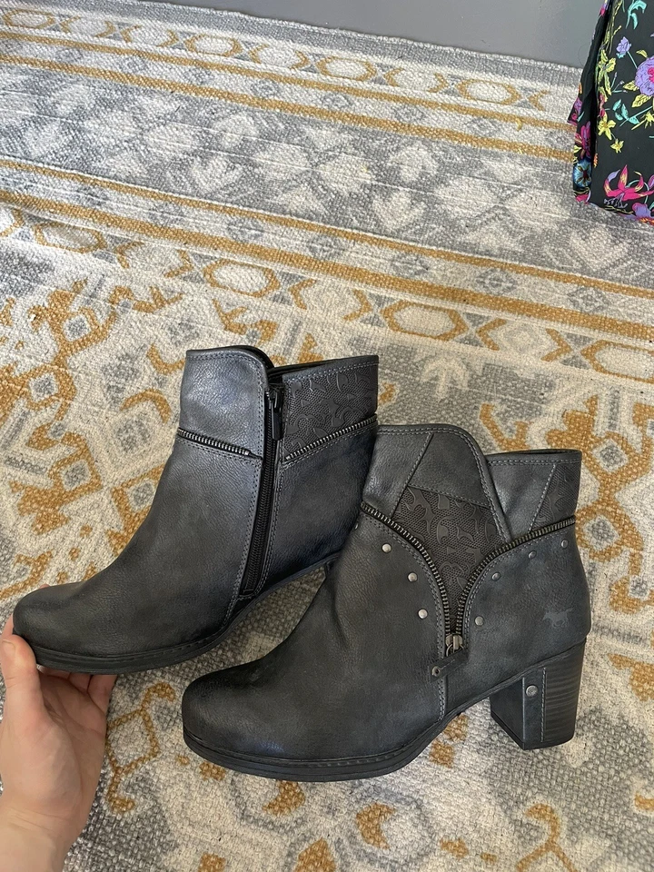 BOTÍN VAQUERO MUSTANG TRUE ORIGINAL TACÓN NEGRO - TALLA 43 Foto 2 de 4