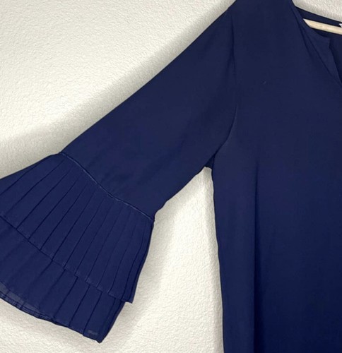 Anthropologie Violet & Claire Bluse Top Größe Small marineblau Glockenärmel neu mit Etikett - Bild 2 von 5