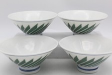 Rice Bowls Geometric Swirl Design Set of 4 Footed Green & White Vintage Asian 