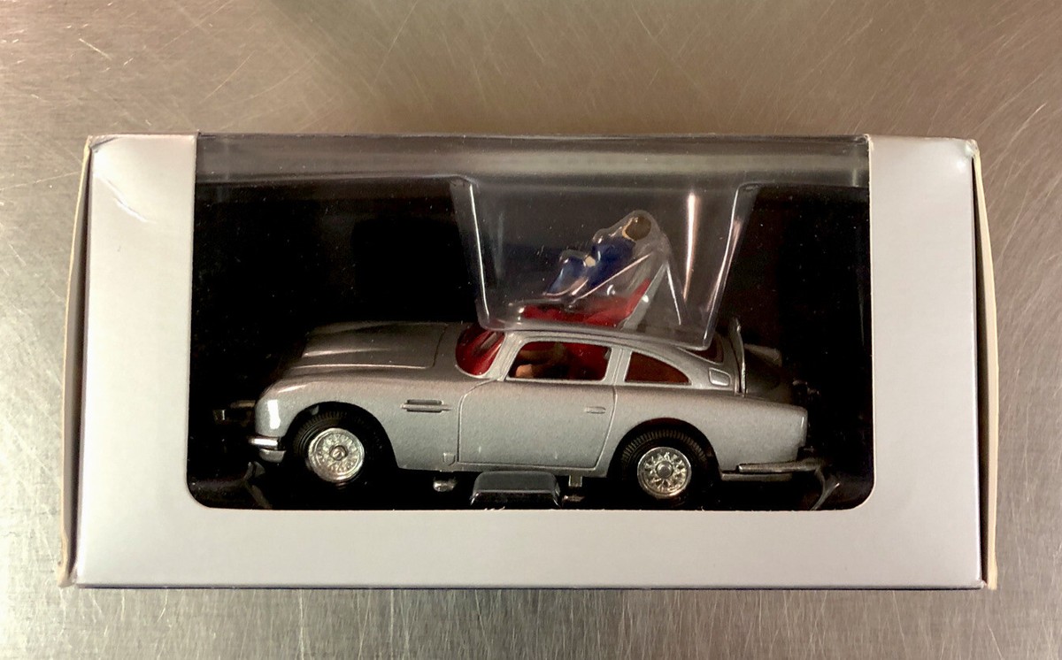 CORGI SPECIAL AGENT 007 JAMES BOND'S ASTON MARTIN D.B.5