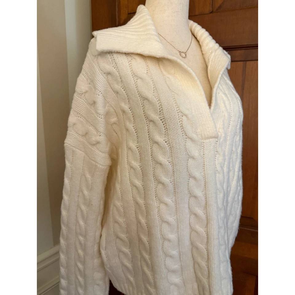Suéter de punto con cable de pescador de gran tamaño Abercrombie & Fitch para mujer pequeño crema Foto 4 de 4