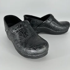 Dansko Professional Shoes Womens Size 39 Embossed Leather Clogs Comfort Work