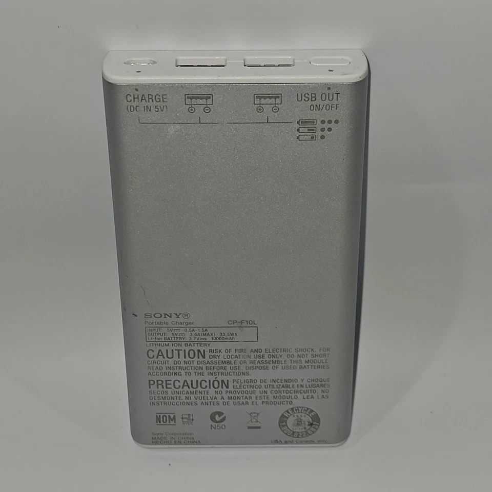 Banco de energía de carga portátil Sony Cycle Energy CP-F10L USB batería SIN CARGADOR Foto 2 de 3