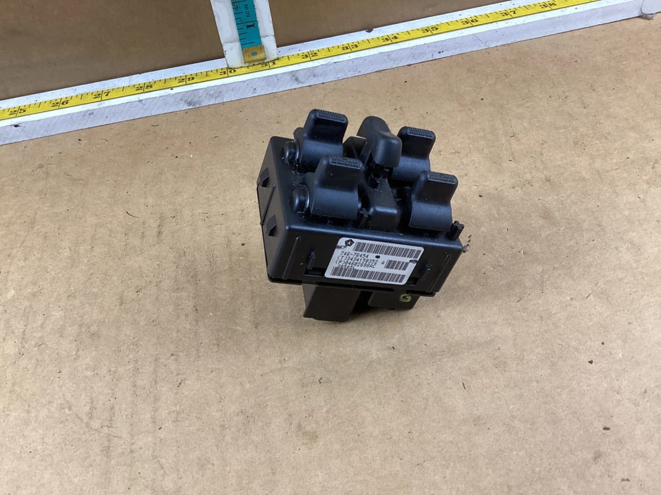 Interruptor principal de ventana eléctrica para puerta del conductor delantera izquierda Chrysler PT Cruiser 2006-2010 Foto 2 de 4