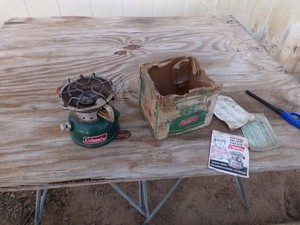 Vintage COLEMAN 502 SPORTSMAN Camp Stove 6/1976 Works Perfect