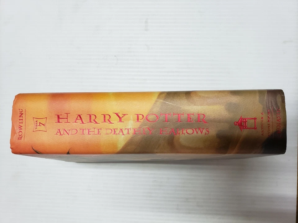 Harry Potter and the Deathly Hallows J. K. Rowling 2007 1st Edition(FC42-3) - Image 2 of 3