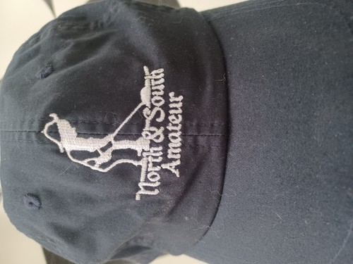 Cappello da torneo Pinehurst North & South con ragazzo putter. Regolabile. - Foto 1 di 2