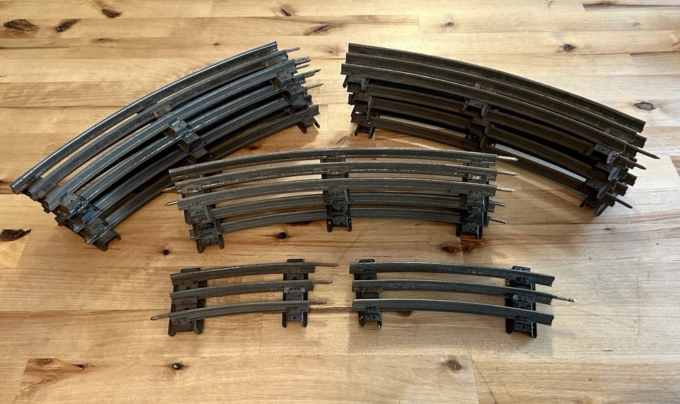 13 pc VTG 1950s UNMARKED MODEL TRAIN TRACK O Gauge or O27 Curved Track - Image 3 of 4