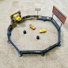 Disney Pixar Cars 3 Crazy 8 Crashers Smash And Crash Derby Playset - READ
