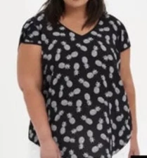 Torrid Pineapple Short top blouse women’s size 5 5X 28 black white tulip sleeve