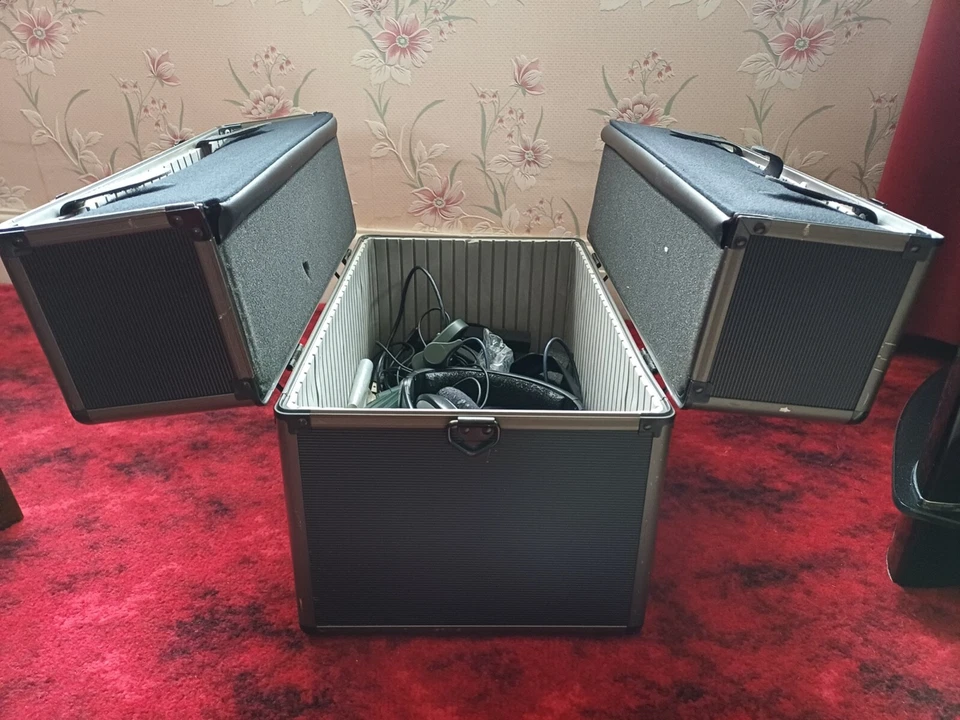 Jessops Hard Black Camera Carry Case only - Image 3 of 4