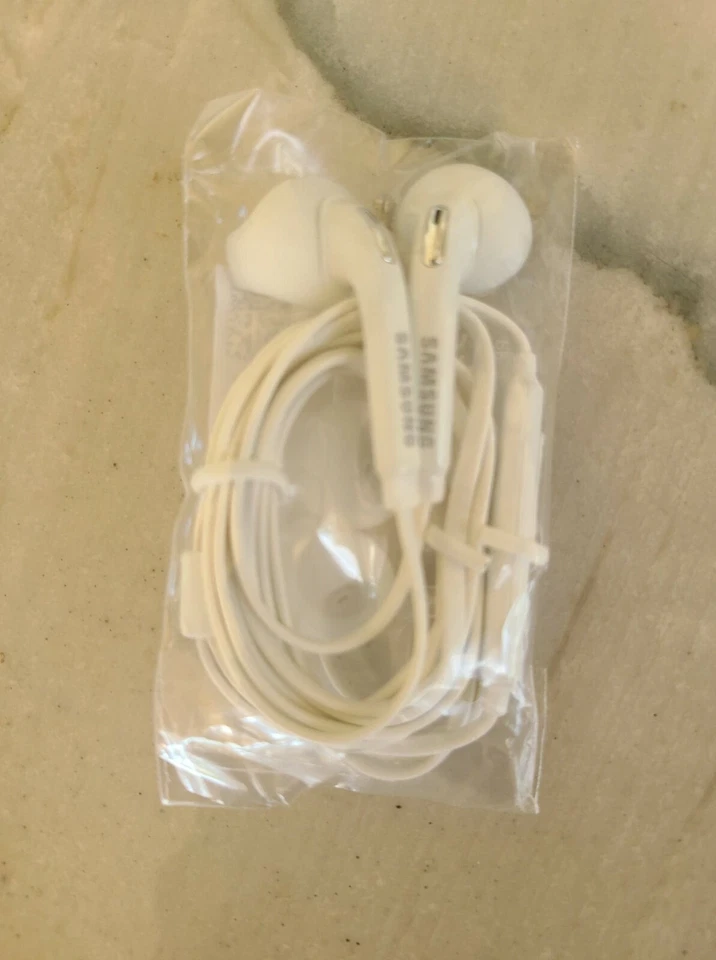 Samsung Galaxy S7 Active In-Ear Headphones with Remote and Mic USA with Tracking - Image 2 of 3