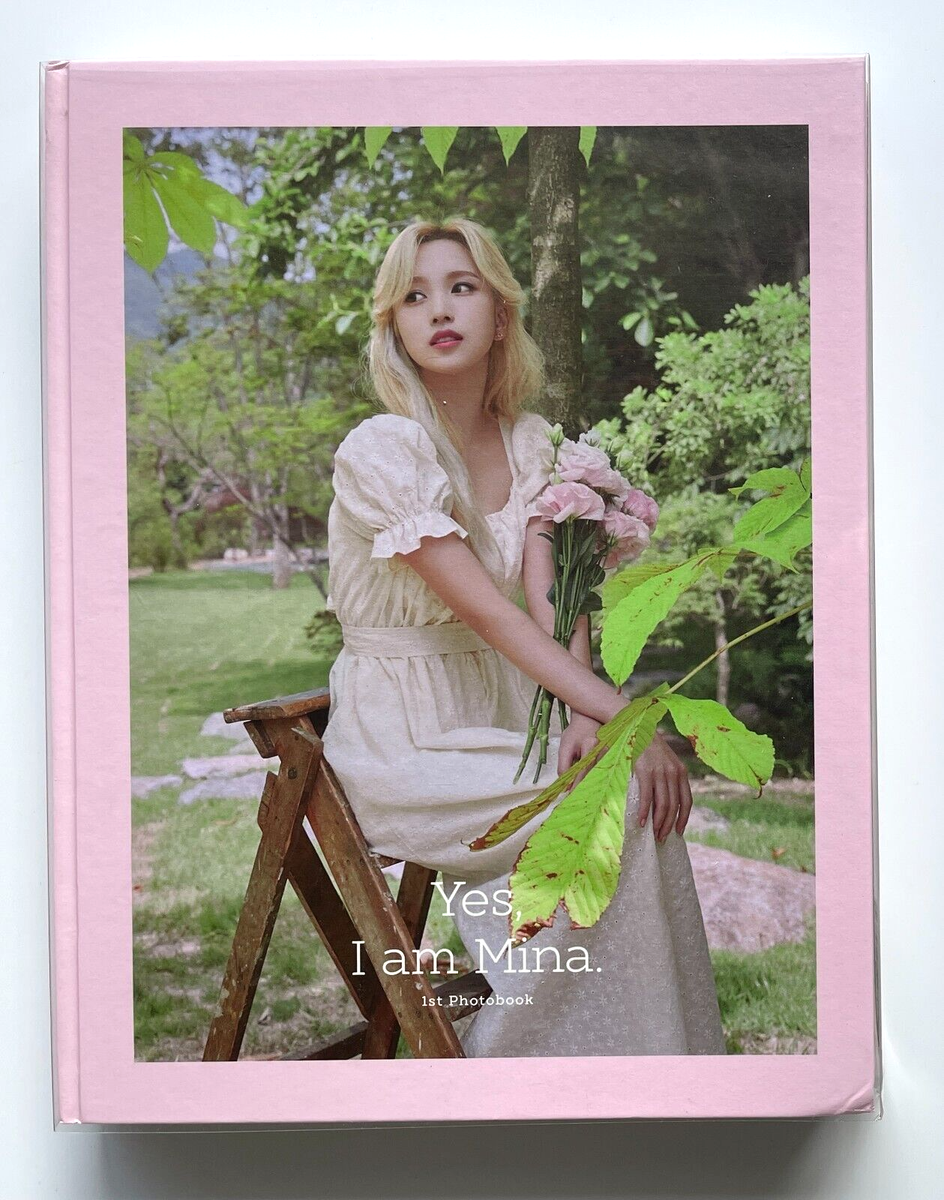 TWICE Yes, I am Mina. Pink ver. 1st Photobook Photo book Postcards
