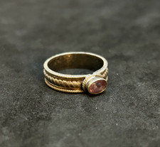 925 Sterling Amethyst Ring 5.5mm Sz 7.5 - 4.12g