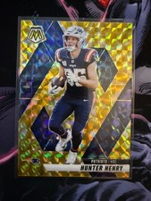2025 Panini Mosaic Yellow Reactive Mosaic Prizm Hunter Henry #79