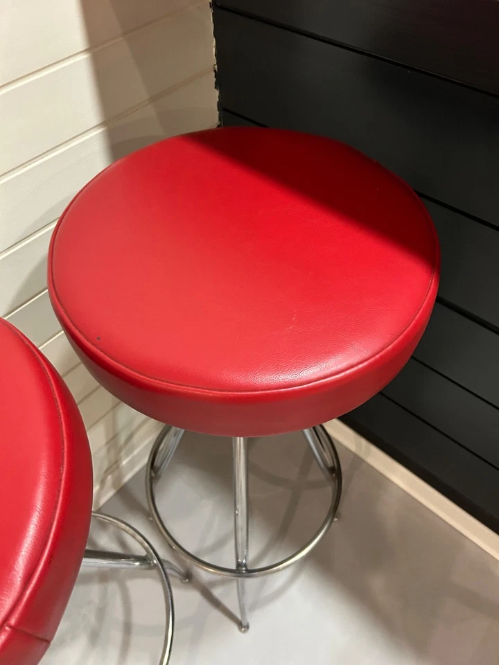  4 Retro Barhocker in rot in einem gebrauchter Zustand Marke nicht bekannt - Bild 3 von 4