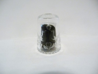 THIMBLE GUILD VINTAGE CLEAR CRYSTAL ULLMANNGLASS W GERMANY HAND CUT LOVEBIRDS #1