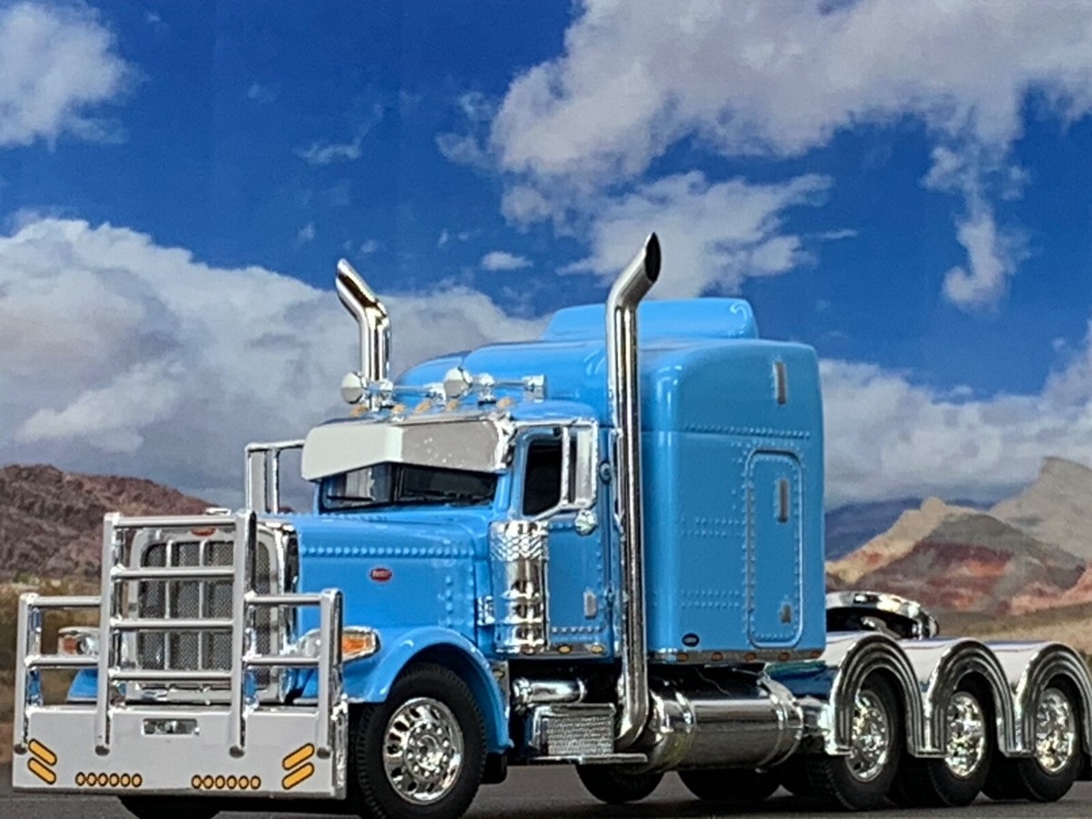 1/64 DCP YELLOW PETERBILT 389 W/ 63 FLAT TOP SLEEPER 1/64 DCP YELLOW PETERBILT 389 W/ 63 FLAT TOP SLEEPER
