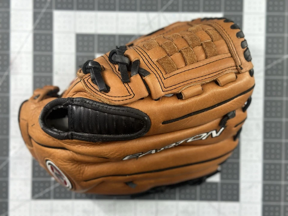 GUANTE DE PELOTA JUVENIL EASTON 11.5" NIF-115 DERECHO NATURAL AJUSTE IDEAL Foto 2 de 4