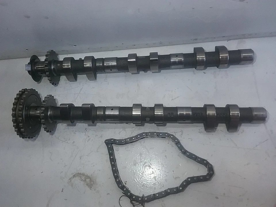 Árboles de levas laterales izquierdo y derecho Porsche Boxster 2000-2002 3,2 L 996.105.178,53 (M121 Foto 2 de 4