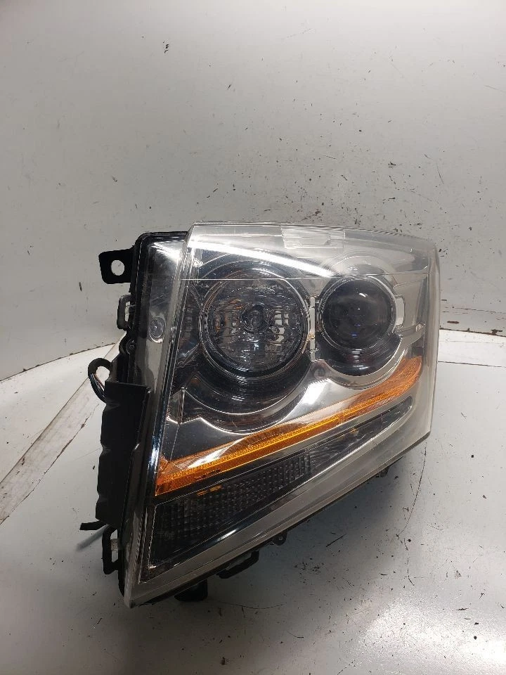 Passenger Right Headlight Coupe Base Halogen Fits 08-14 CTS 1356127 - Image 3 of 4