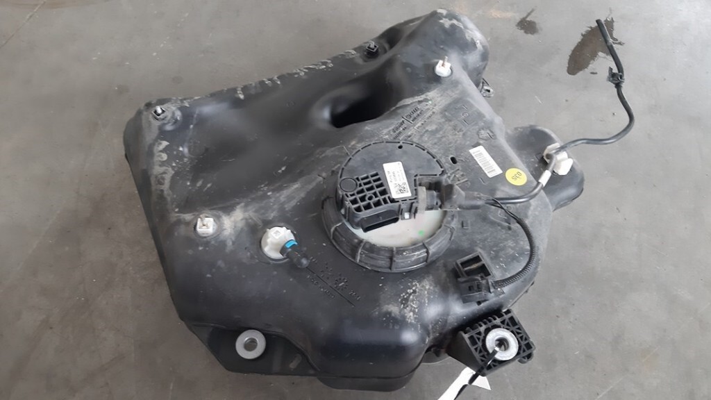 8R0131877AB ADBLUE BEHÄLTER ADBLUE TANK Audi Q5 (8RB) 2014 | eBay