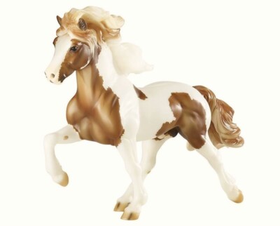 Breyer Horses Traditional Size Sporður frá Bergi Icelandic Stallion #1844